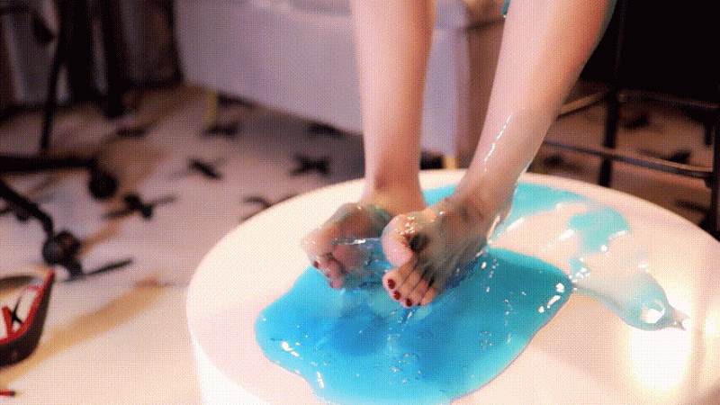 【CC 小燃燃】丝足群福利3魅惑凉高灰丝足踩水晶泥【2V】【0.98G】深夜宿舍|一个懂你的资源网站|微密圈资源最全在线下载官网论坛深夜宿舍|一个懂你的资源网站|